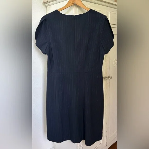 Ann Taylor LOFT | Women’s navy/white pinstripe dress, flutter cap sleeves, sz 14 - Picture 7 of 14